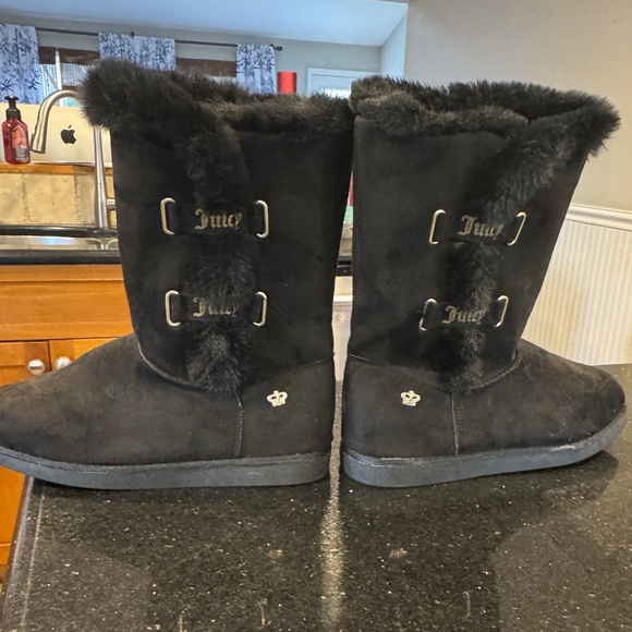 Juicy Couture Women's Faux Fur boots - Picture 1 of 7
